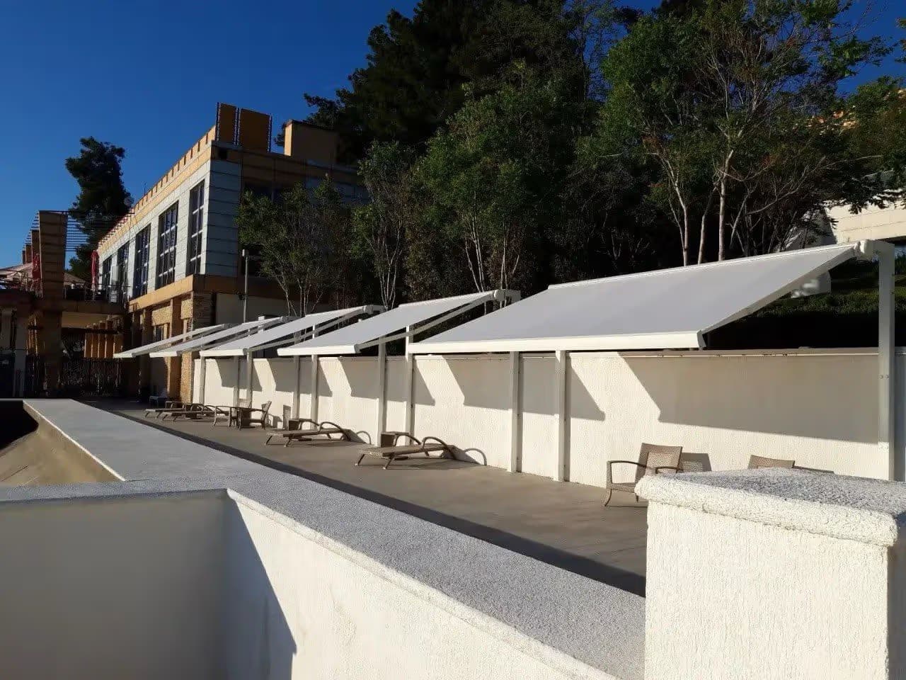 Навес маркиза выдвижная  кассетная на заказ Сочи