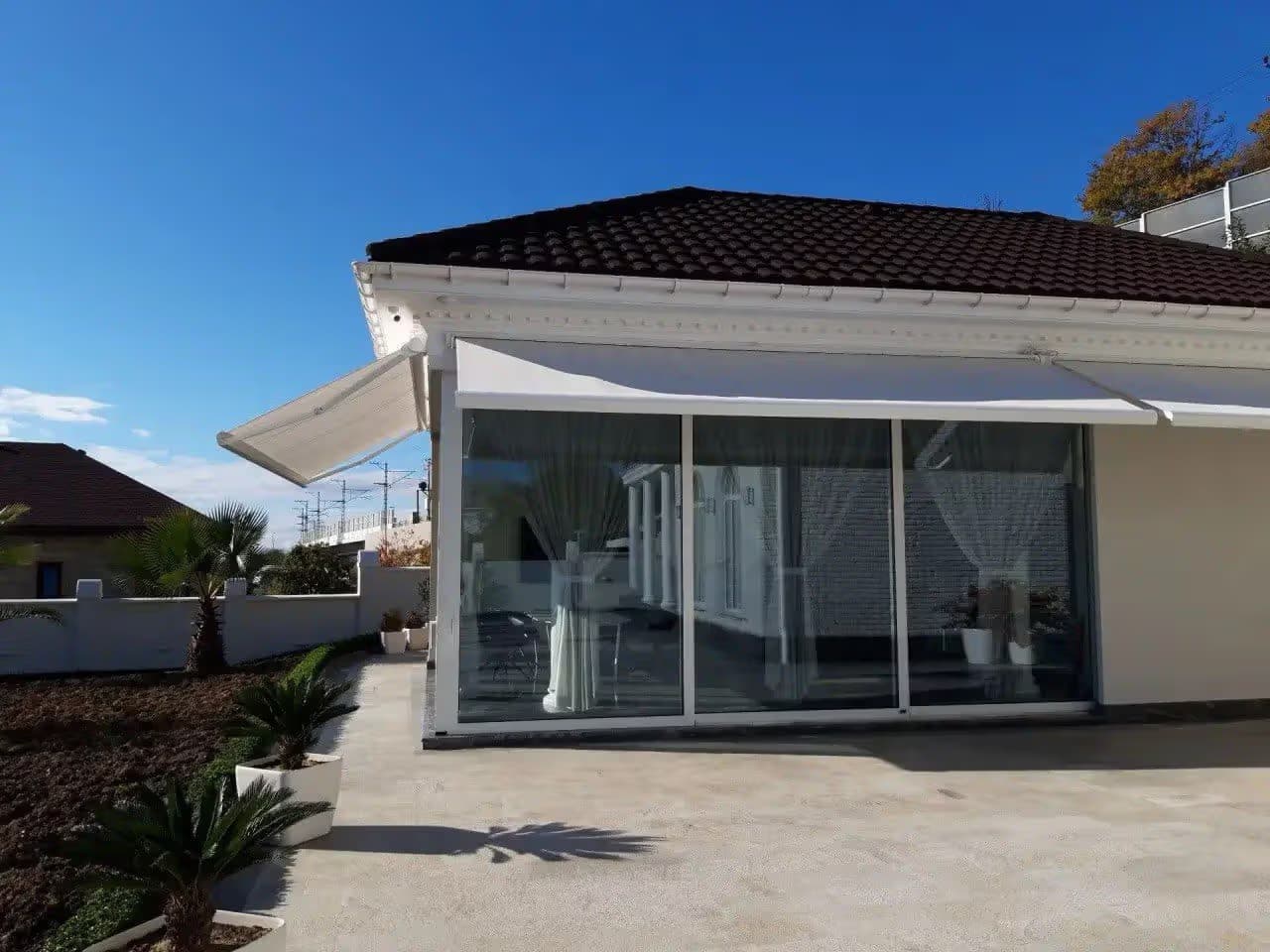 Навес маркиза выдвижная на заказ Адлер