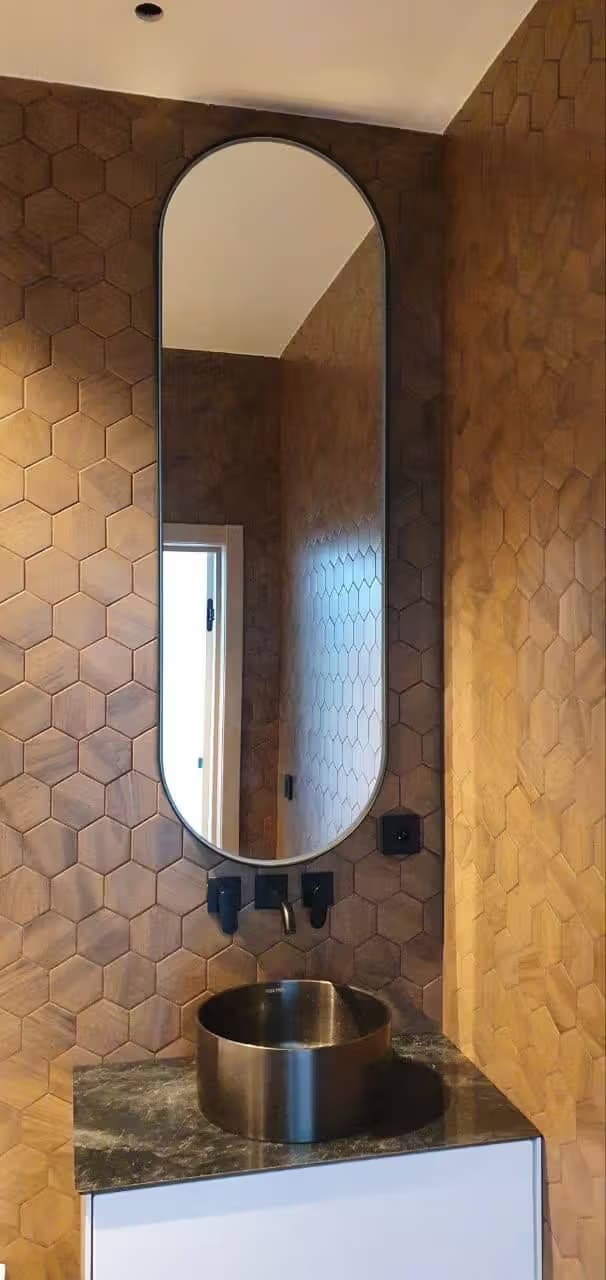 Овальное настенное зеркало 4 мм серебро в раме для ванной в Адлерском районе, Сочи — установка и производство под ключ